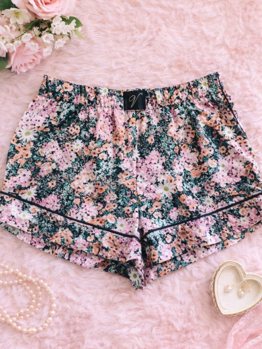 Victoria’s Secret Floral Lounge Shorts Medium Elastic Waist Cottagecore